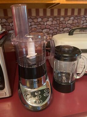 Cuisinart Black and Silver Food Processor with Glass Blender Jar